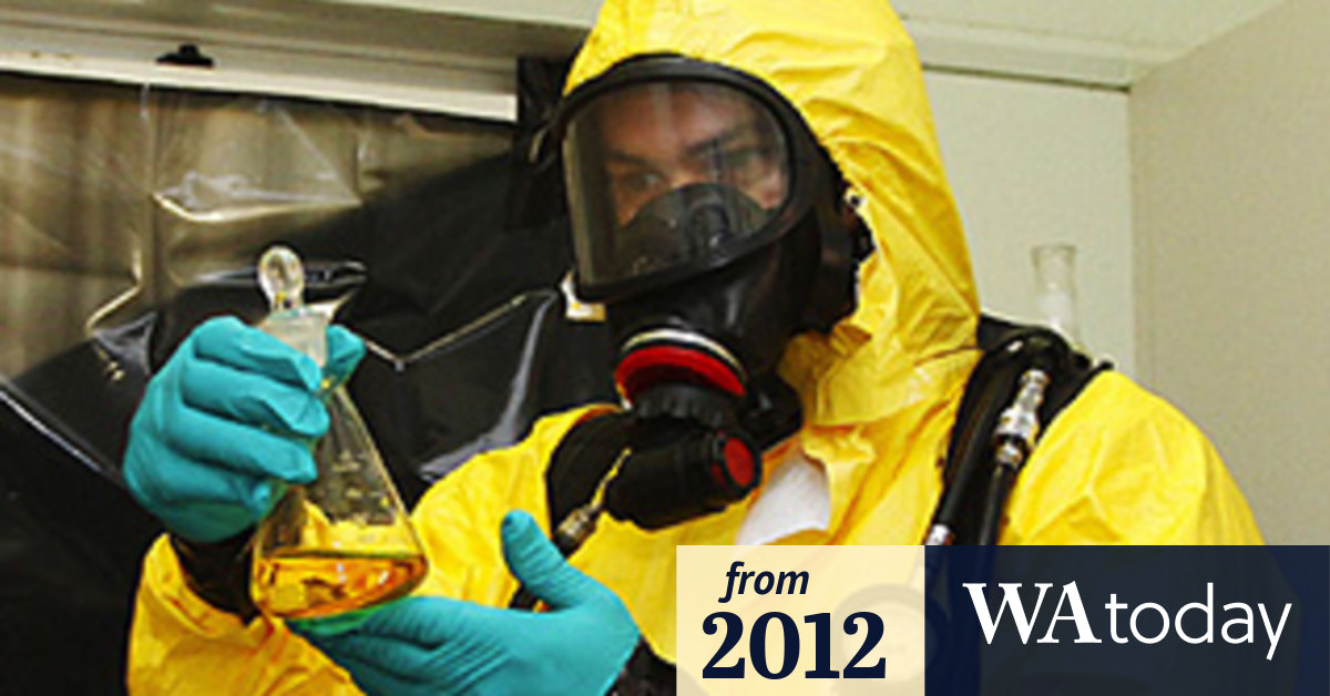 People shaking, baking and making drugs at home